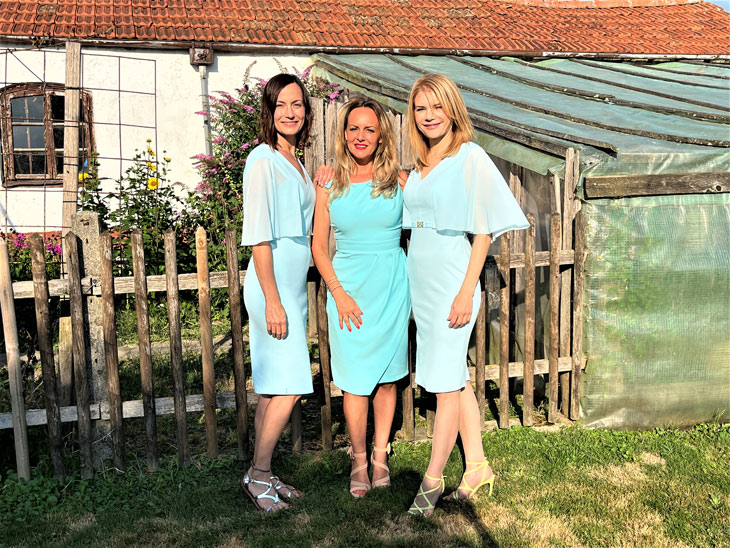 Der Bauernhof bietet viele tolle Fotomotive f&uuml;r Kathrin Anna Stahl, Stefanie Hausner und Silke Popp (&copy;Foto: Martin Schmitz)